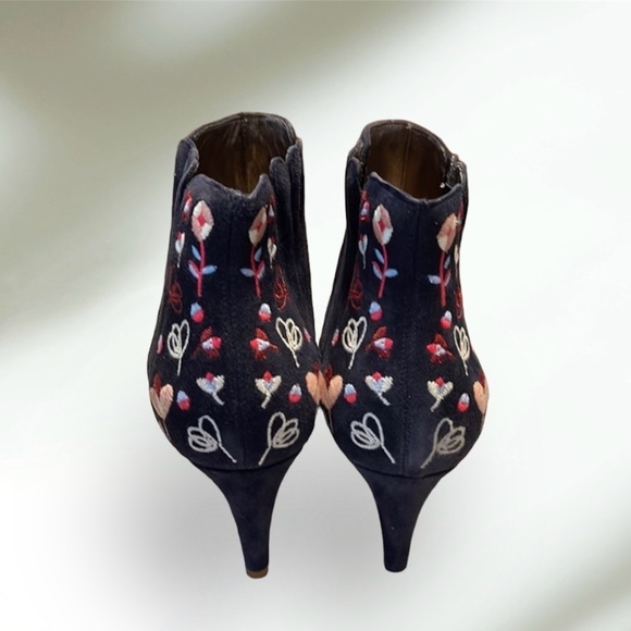 Bridgewater Ankle Boots - Picture 3 of 10